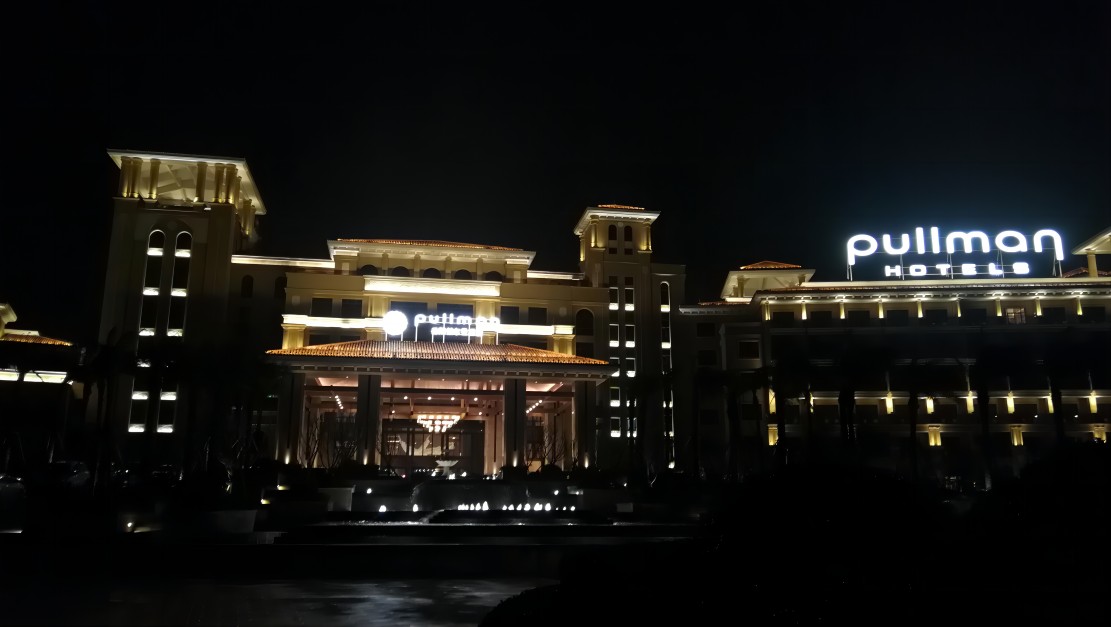 岳陽(yáng)洞庭國(guó)際鉑爾曼酒店 換熱機(jī)組安裝
